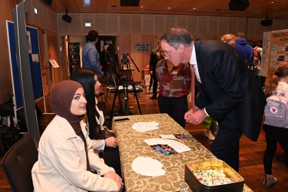 Demokratie_12102023ks_148_Ausstellung_RS+ SW 1_Ebling