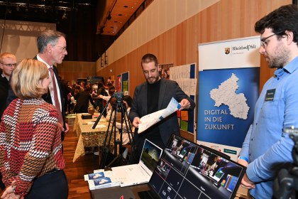 Demokratie_12102023ks_156_Ausstellung_m+b_Ebling