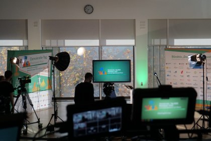 Bildschirm Demokratietag 2020